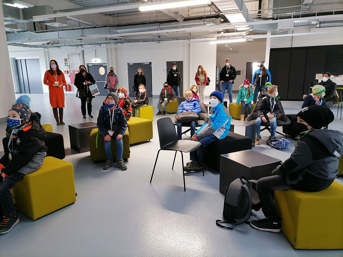 Das CoderDojo Steyr zu Besuch bei BMW